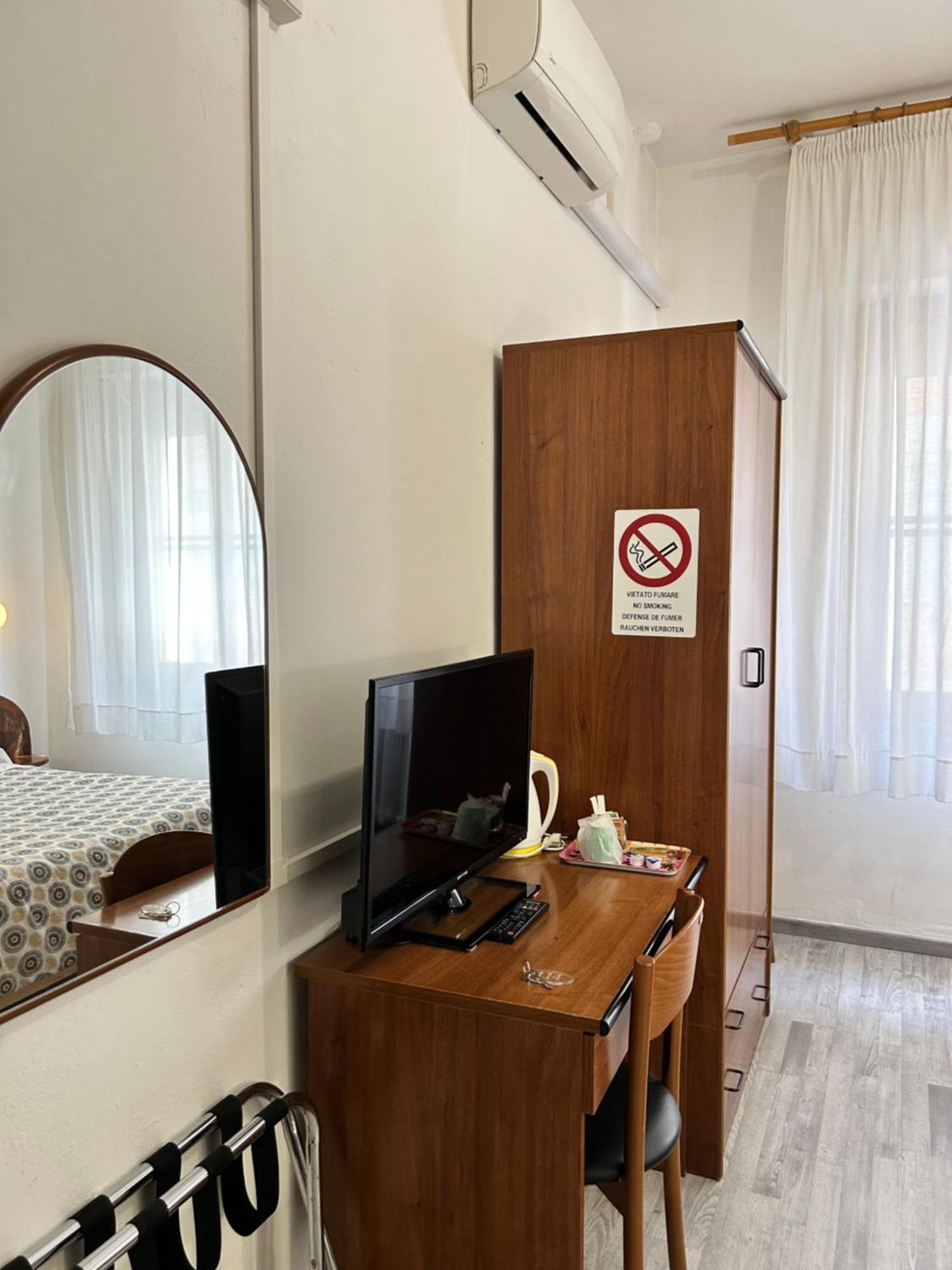 Hotel Cecile Pisa Exterior photo